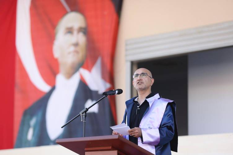 emekli askerin mesleki disiplini kendisini 52 yaşında fakülte birincisi yaptı